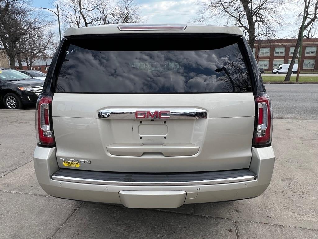 GMC Yukon Denali 4WD 2017