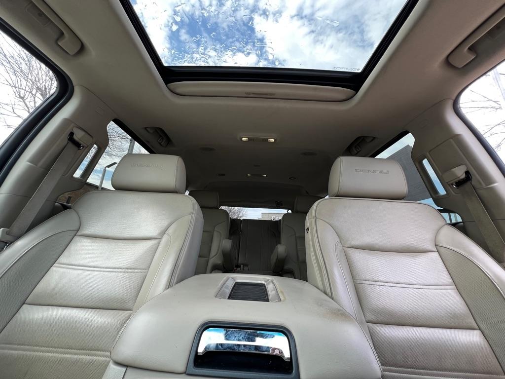 GMC Yukon Denali 4WD 2017
