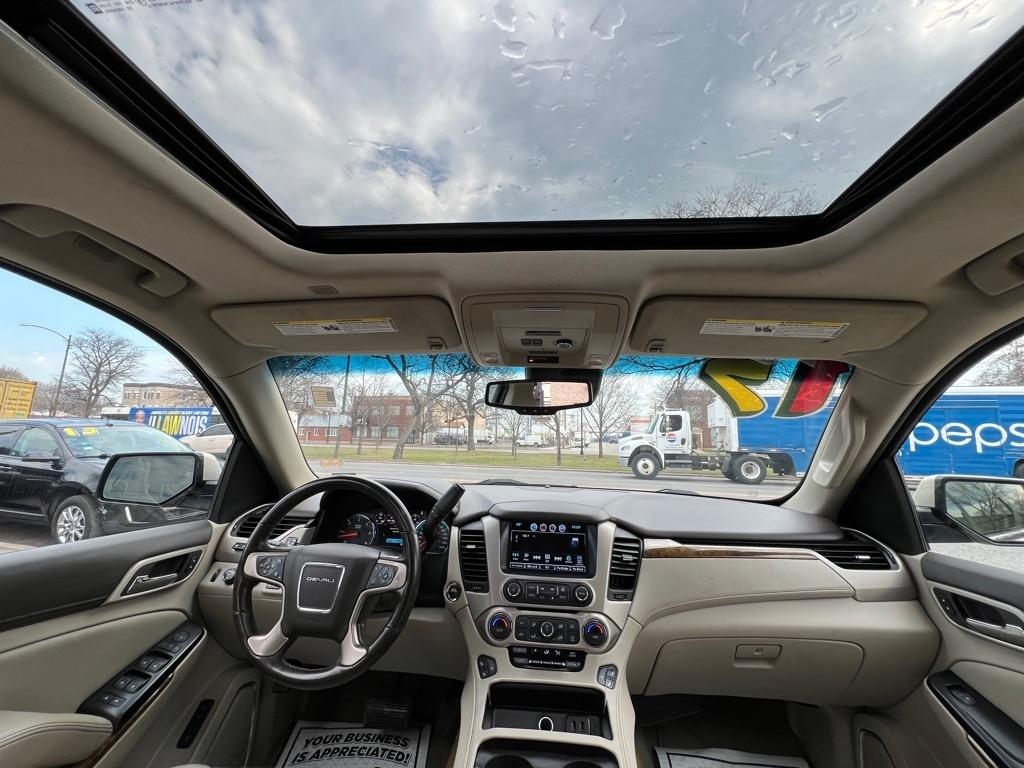GMC Yukon Denali 4WD 2017