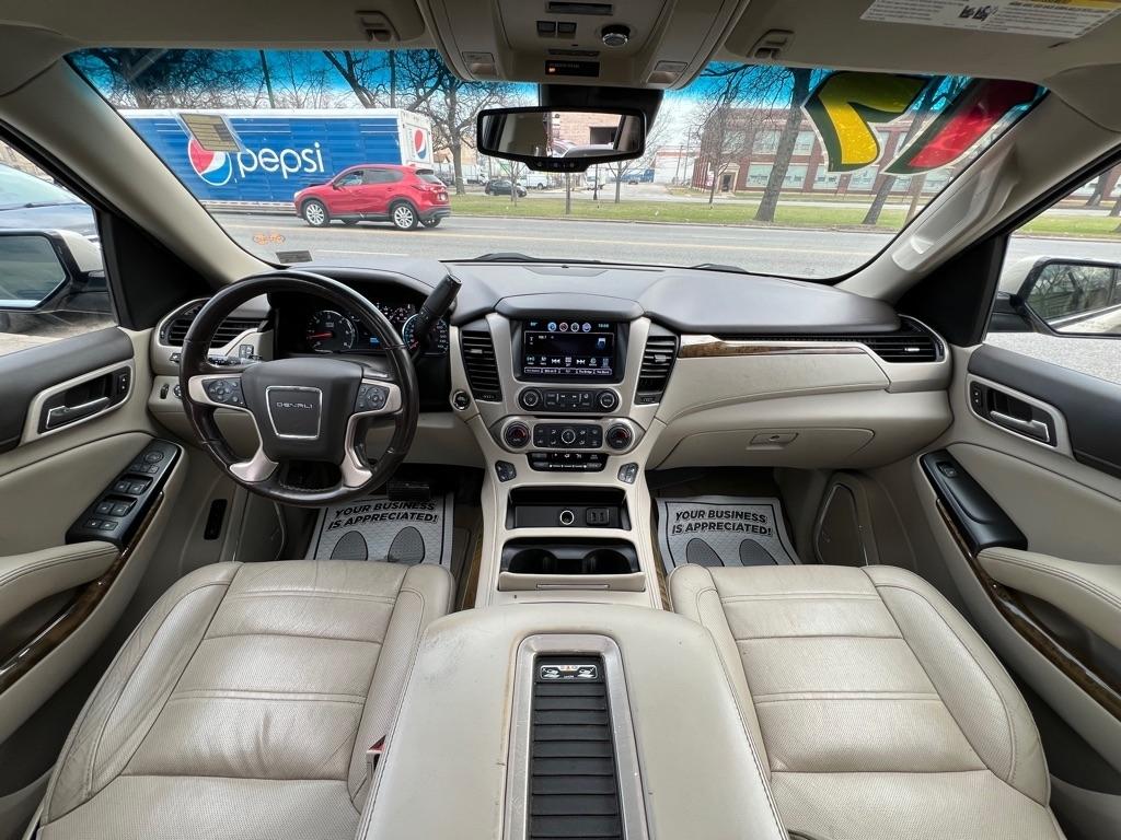 GMC Yukon Denali 4WD 2017