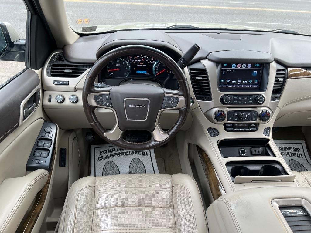 GMC Yukon Denali 4WD 2017