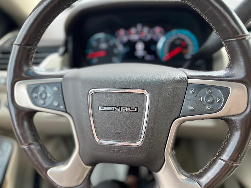 GMC Yukon Denali 4WD 2017
