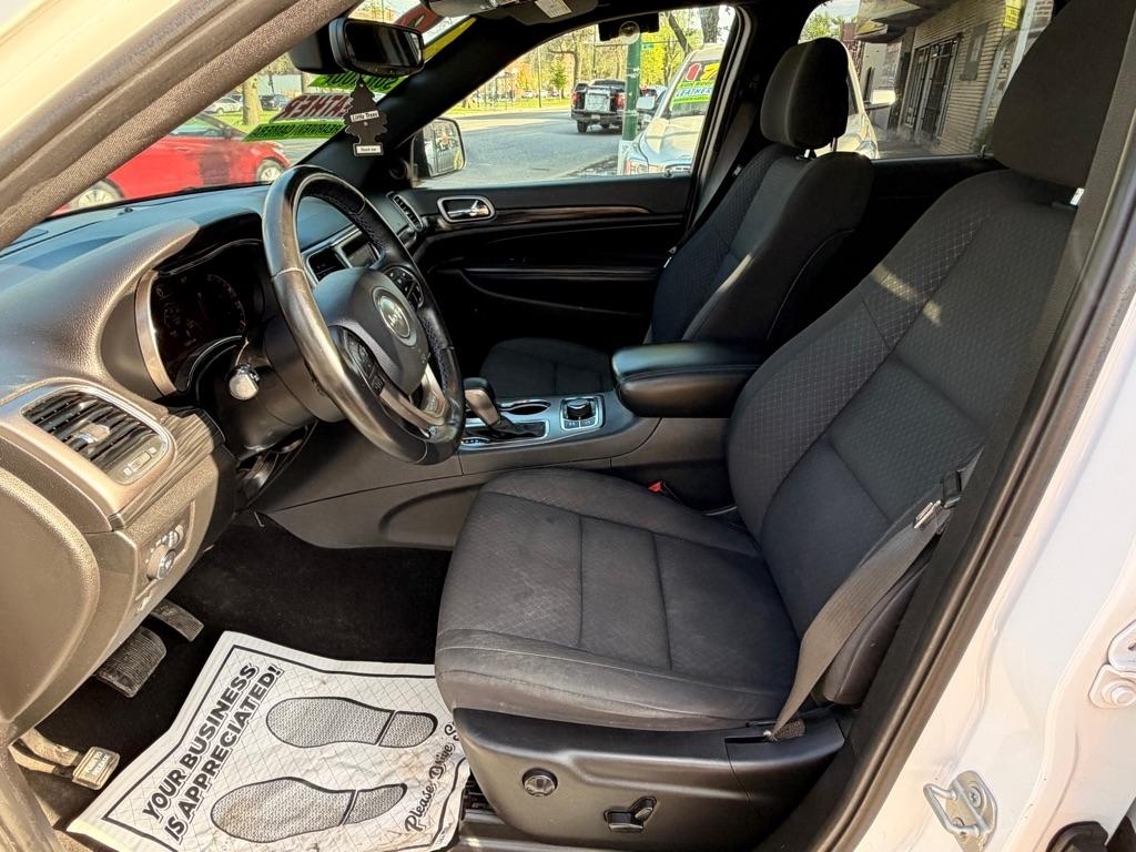 Jeep Grand Cherokee Laredo 4WD 2019