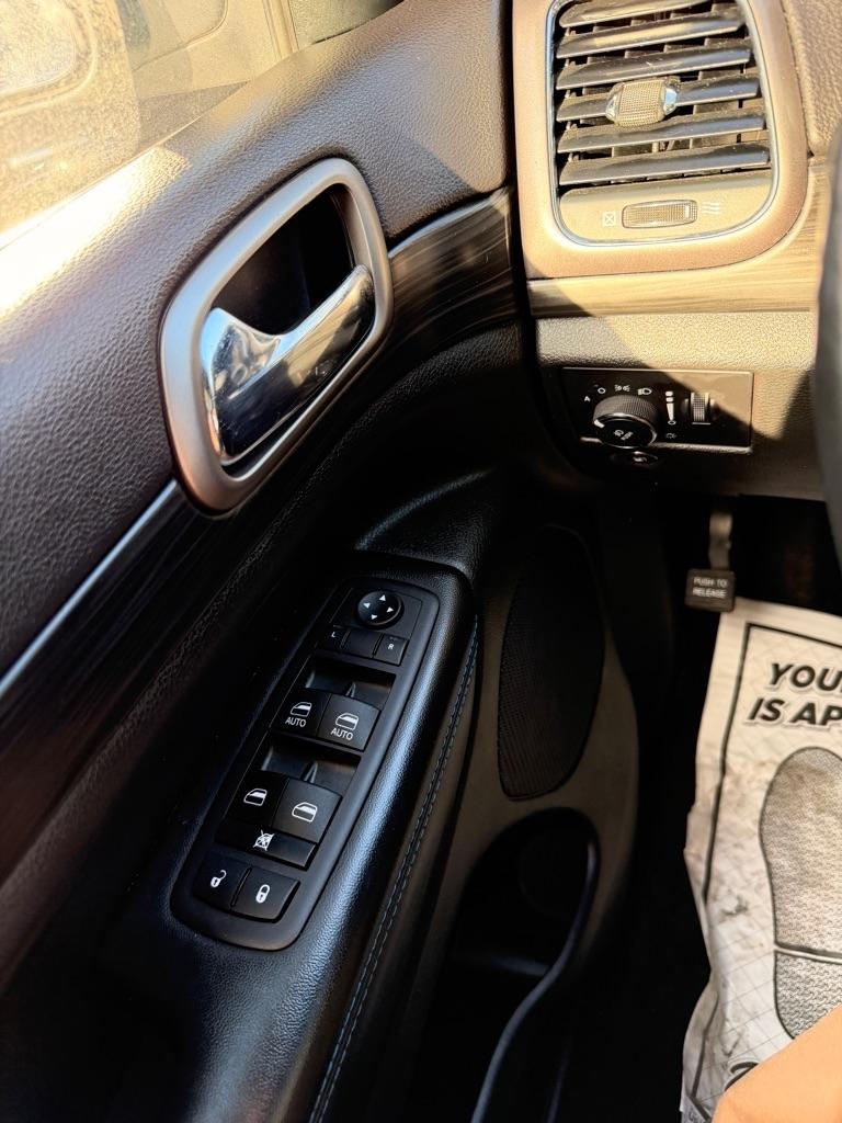 Jeep Grand Cherokee Laredo 4WD 2019