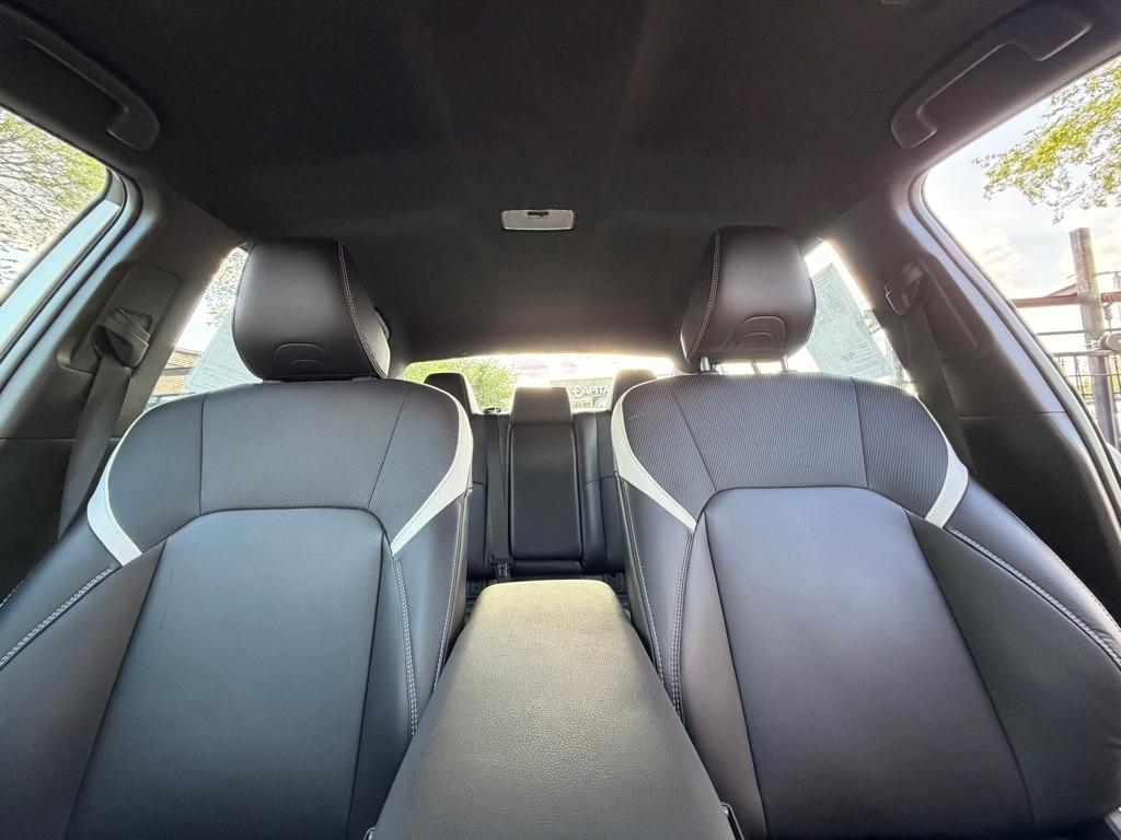 Toyota Camry Hybrid XLE 2025