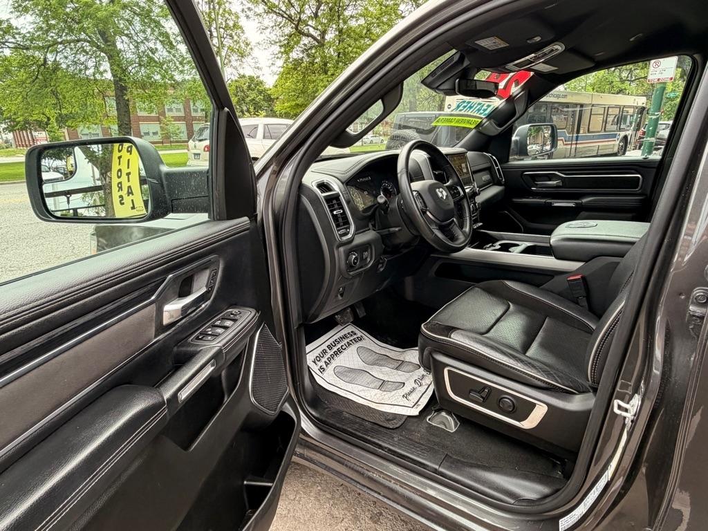 RAM 1500 Laramie Crew Cab SWB 4WD 2024