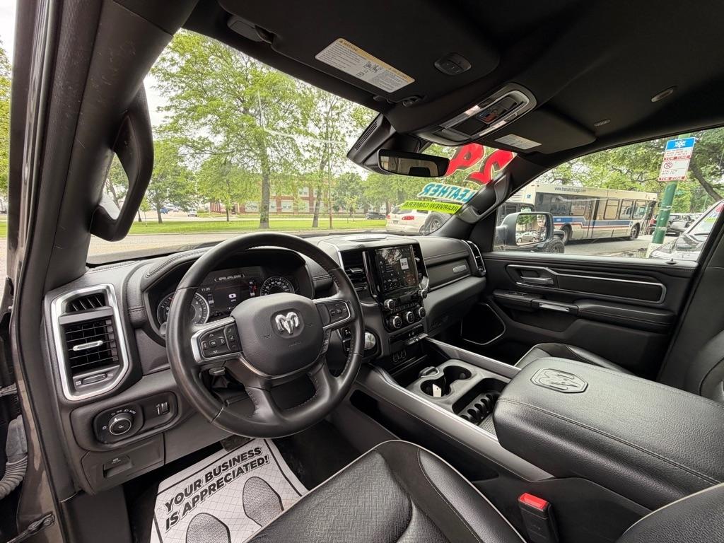 RAM 1500 Laramie Crew Cab SWB 4WD 2024