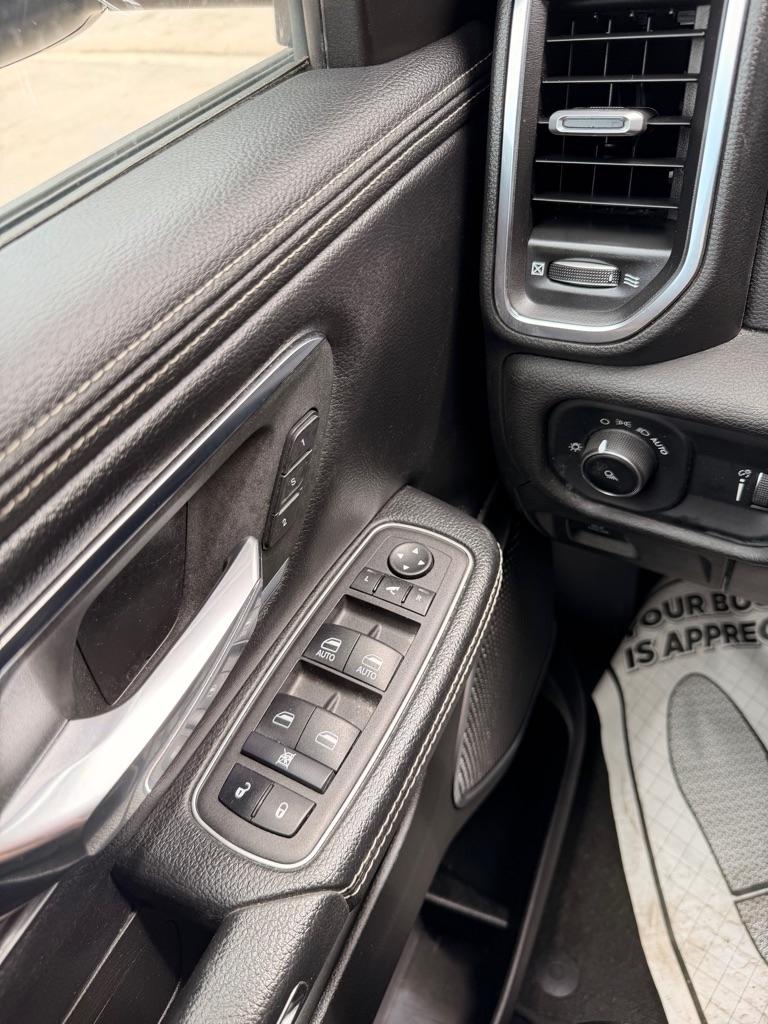 RAM 1500 Laramie Crew Cab SWB 4WD 2024