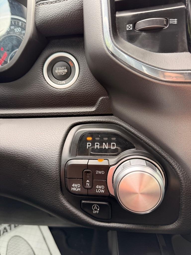 RAM 1500 Laramie Crew Cab SWB 4WD 2024