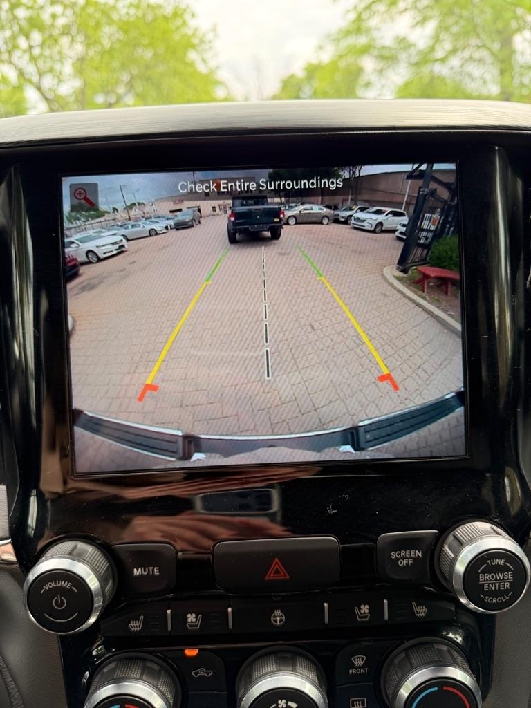 RAM 1500 Laramie Crew Cab SWB 4WD 2024