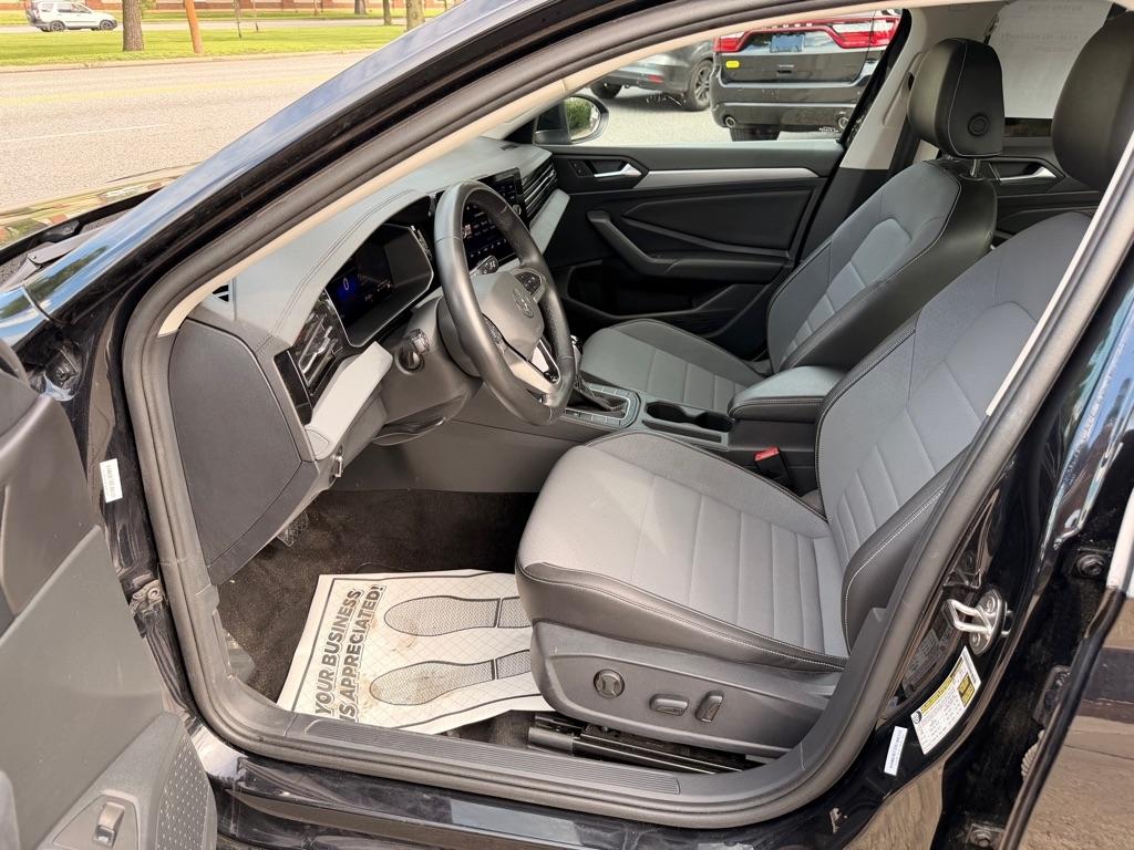 Volkswagen Jetta SE 2025