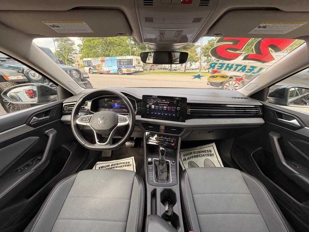 Volkswagen Jetta SE 2025