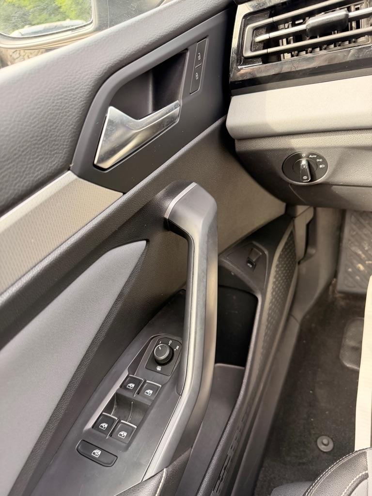 Volkswagen Jetta SE 2025