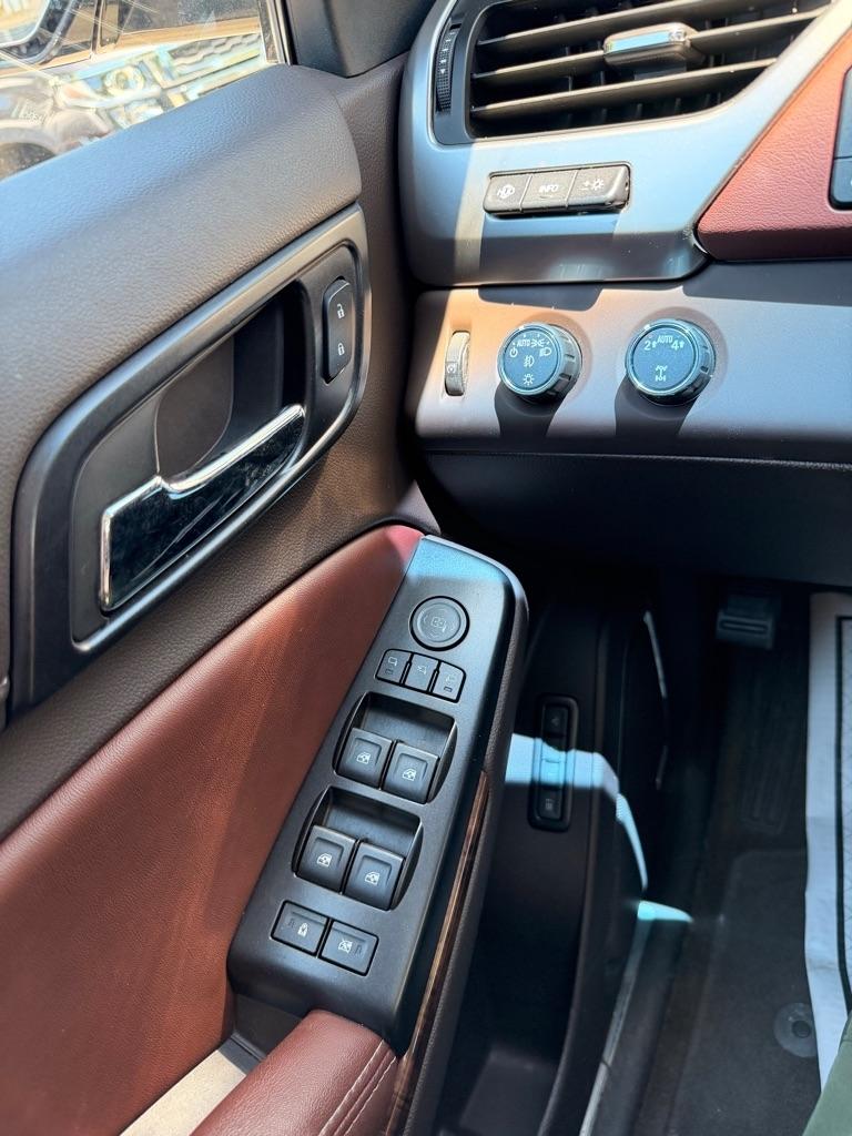 Chevrolet Suburban Premier 4WD 2017