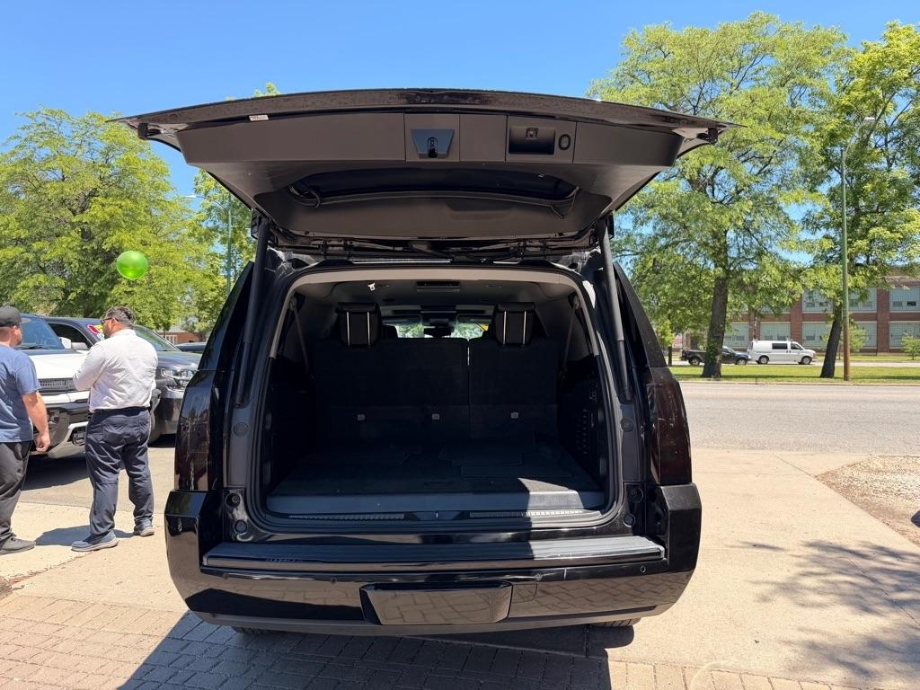 GMC Yukon XL Denali 4WD 2017