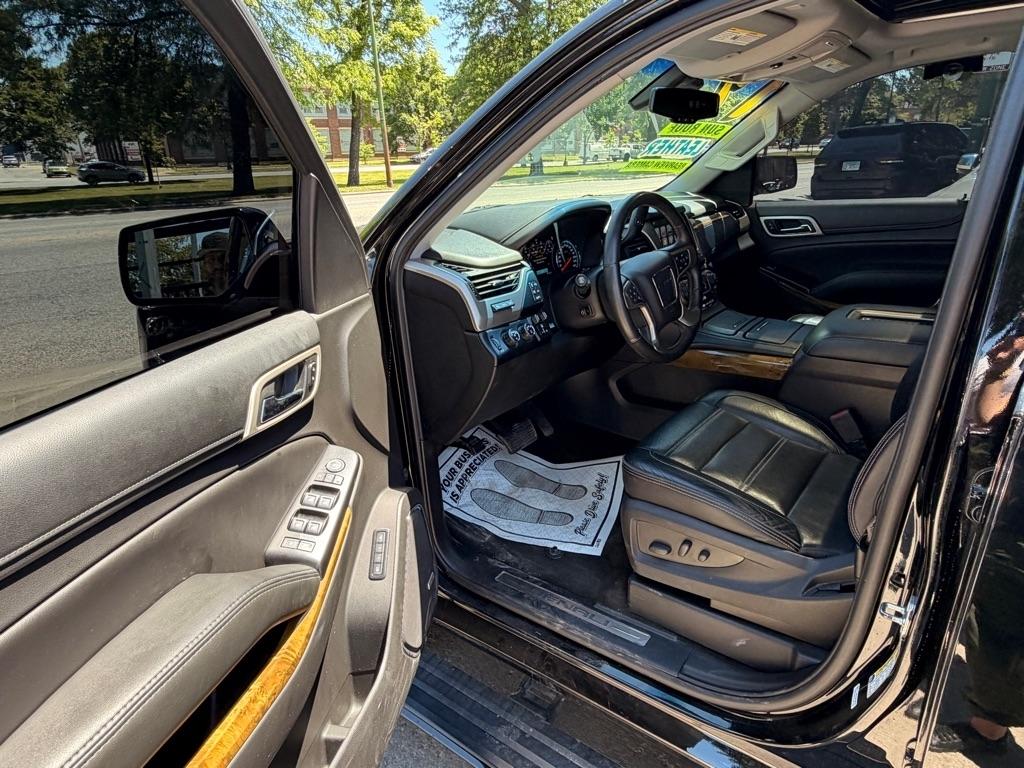 GMC Yukon XL Denali 4WD 2017