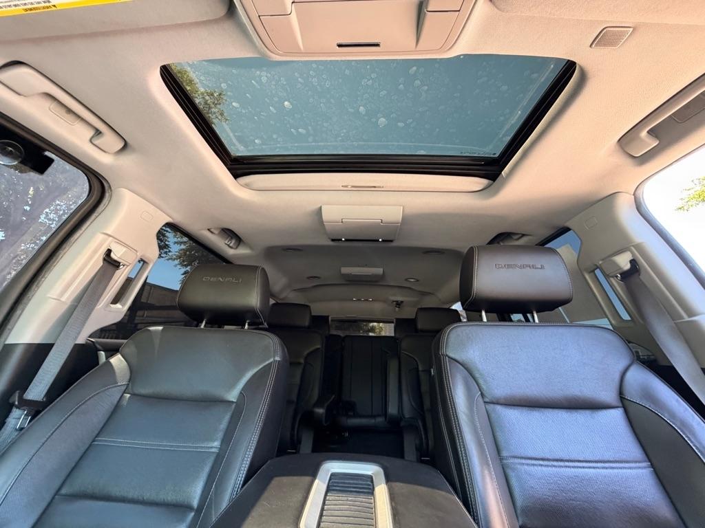 GMC Yukon XL Denali 4WD 2017