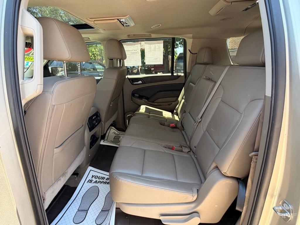 Chevrolet Suburban LT 4WD 2016