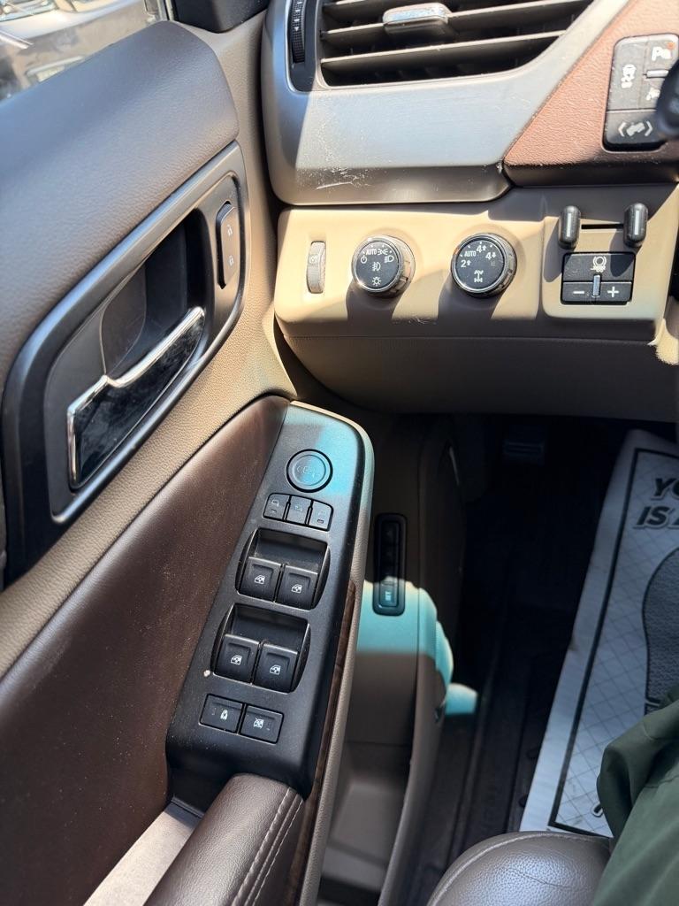 Chevrolet Suburban LT 4WD 2016