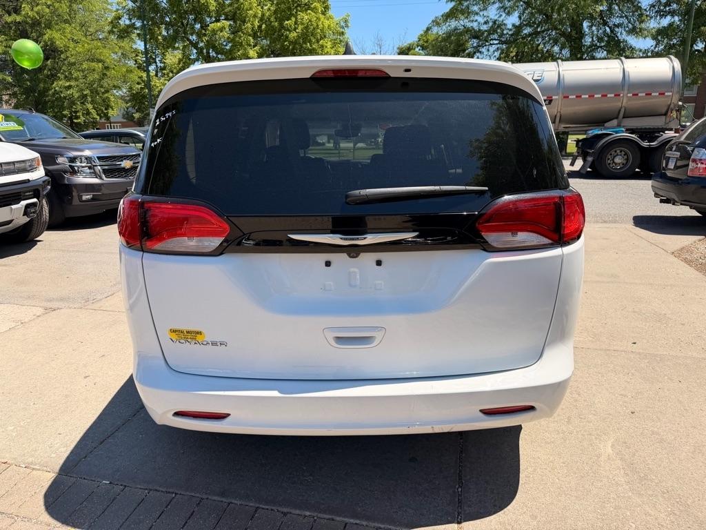 Chrysler Voyager LX 2023