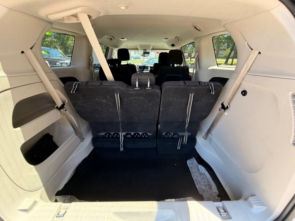 Chrysler Voyager LX 2023