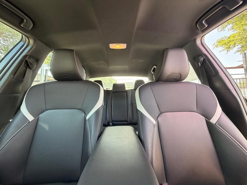 Toyota Camry Hybrid XLE 2025