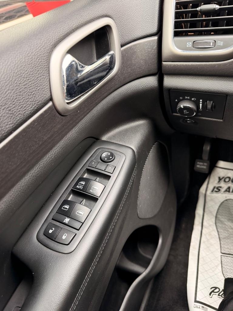 Jeep Grand Cherokee Laredo 4WD 2018