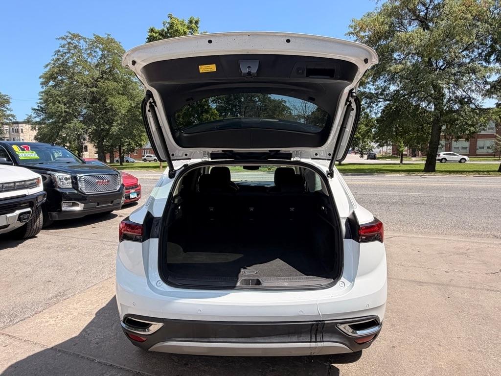 Buick Envision Essense 2023