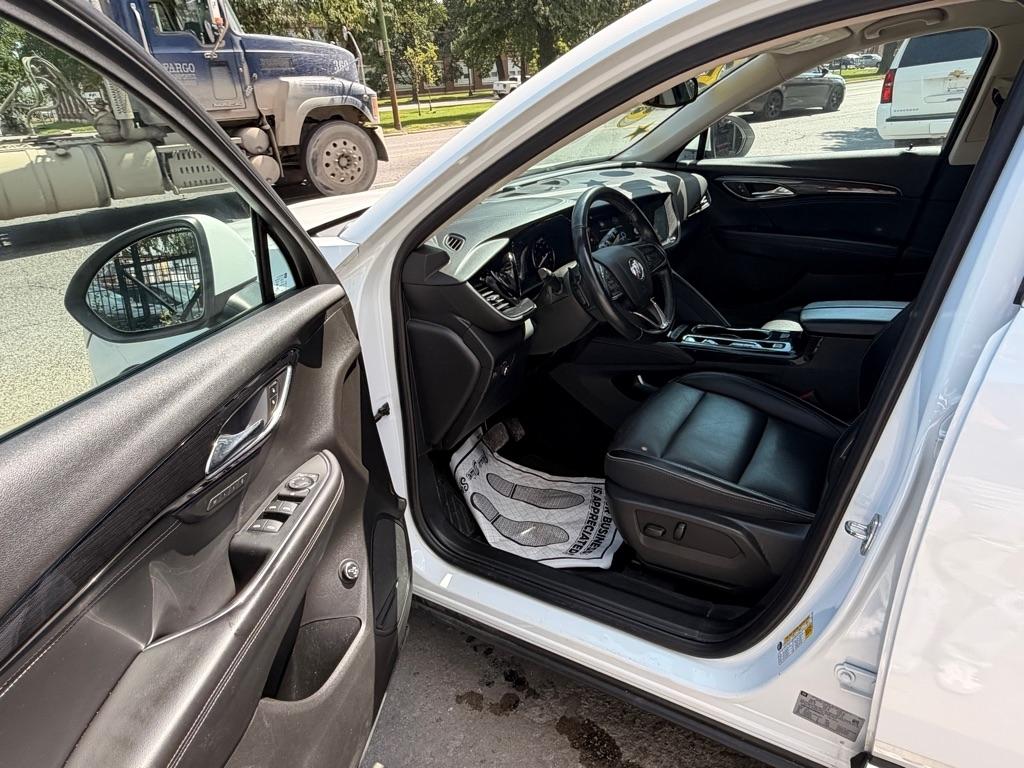 Buick Envision Essense 2023