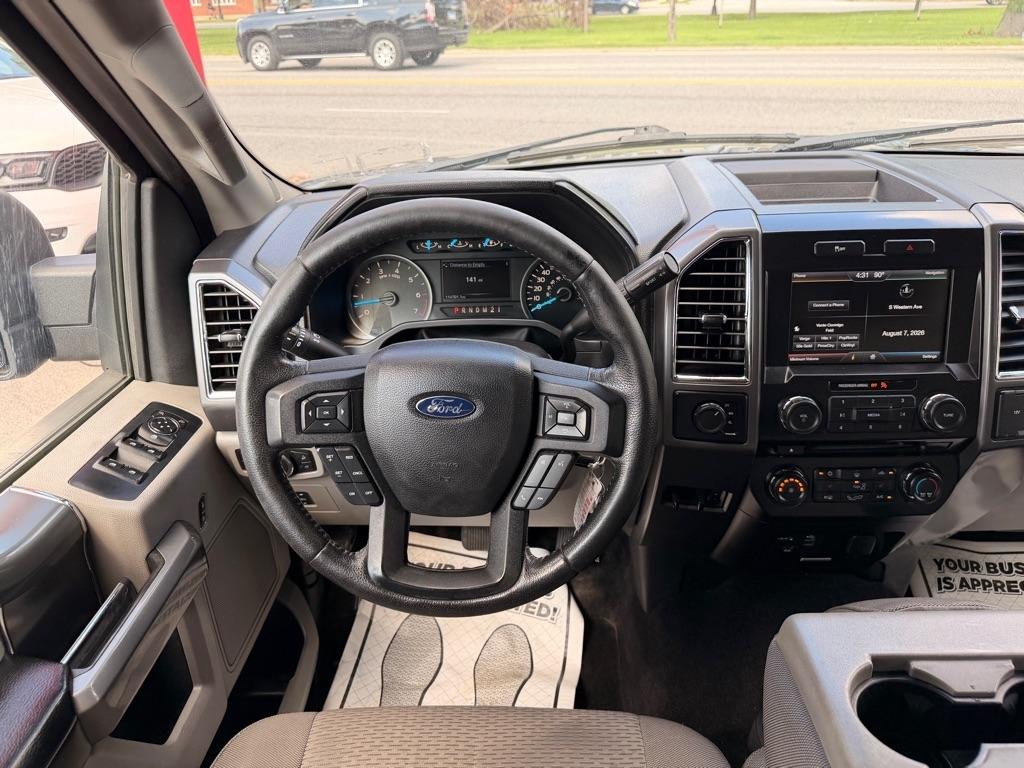 Ford F-150 XL SuperCrew 5.5-ft. Bed 4WD 2015