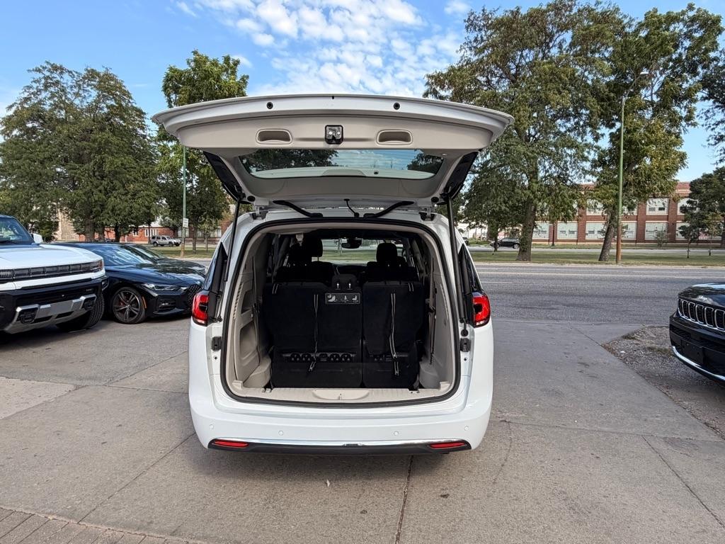 Chrysler Pacifica Touring Plus 2021