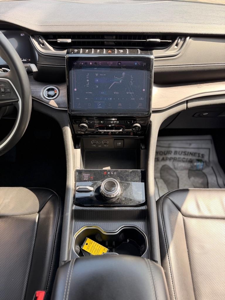 Jeep Grand Cherokee L Limited 4WD 2024