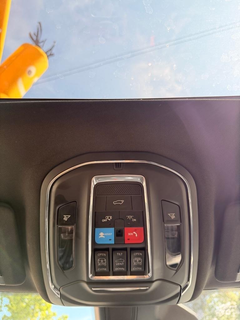 Jeep Grand Cherokee L Limited 4WD 2024
