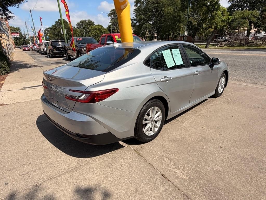 Toyota Camry Hybrid XLE 2025