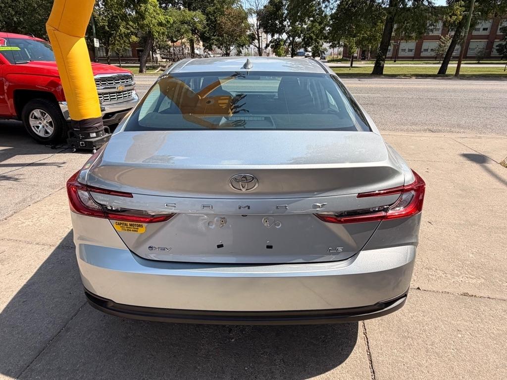 Toyota Camry Hybrid XLE 2025