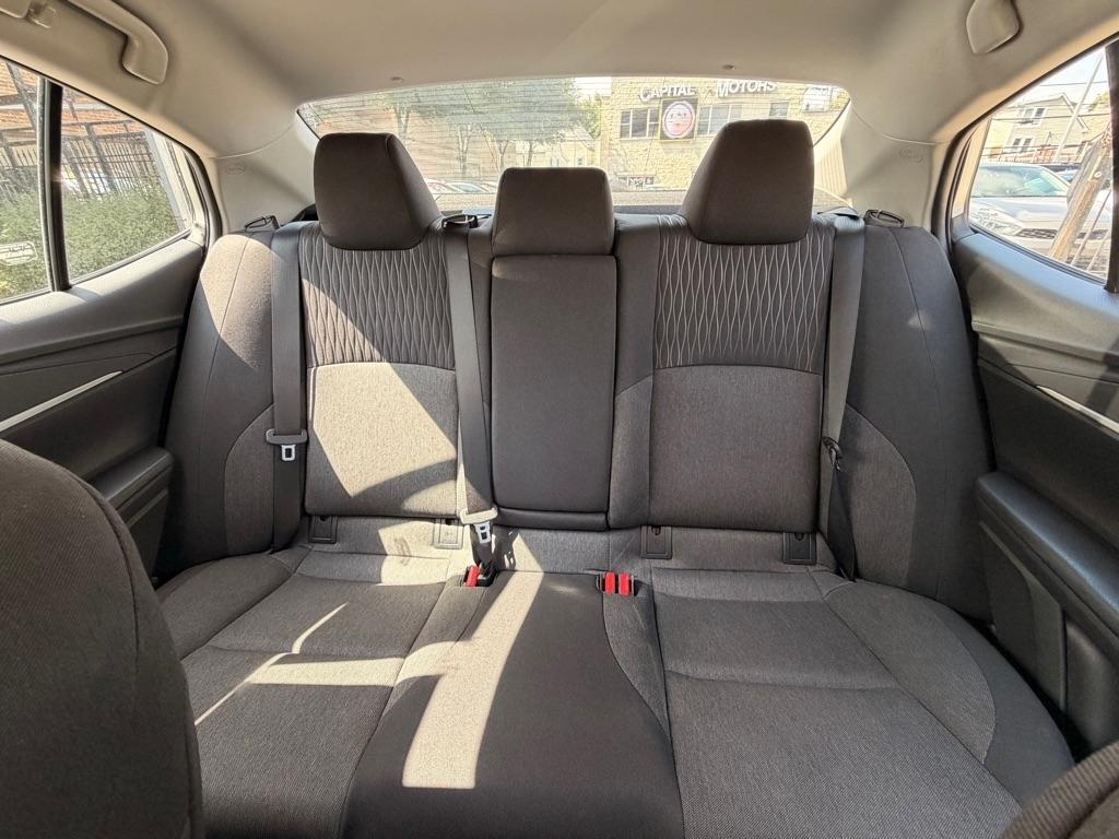 Toyota Camry Hybrid XLE 2025