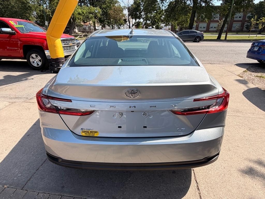 Toyota Camry Hybrid XLE 2025