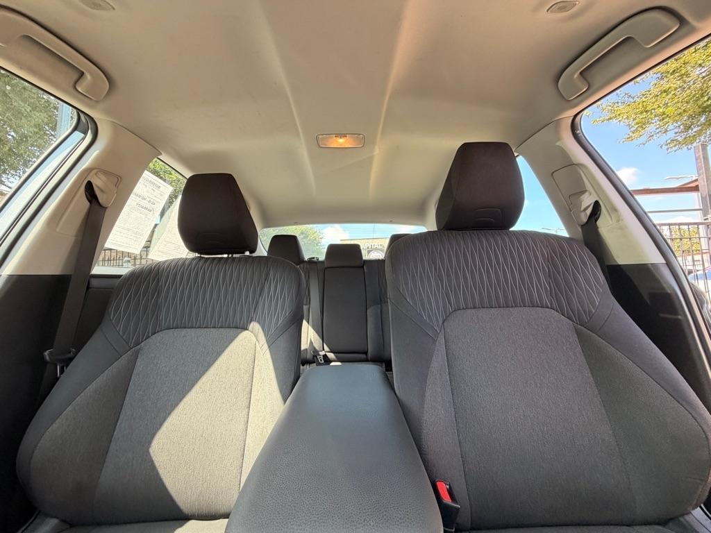 Toyota Camry Hybrid XLE 2025