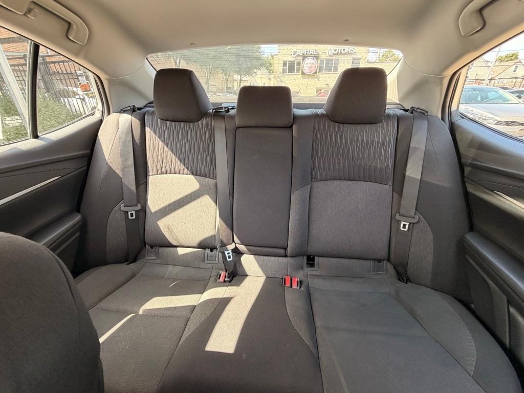 Toyota Camry Hybrid XLE 2025