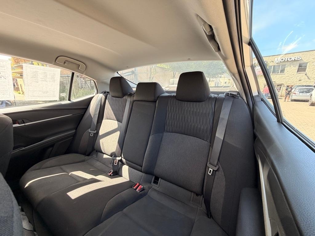 Toyota Camry Hybrid XLE 2025