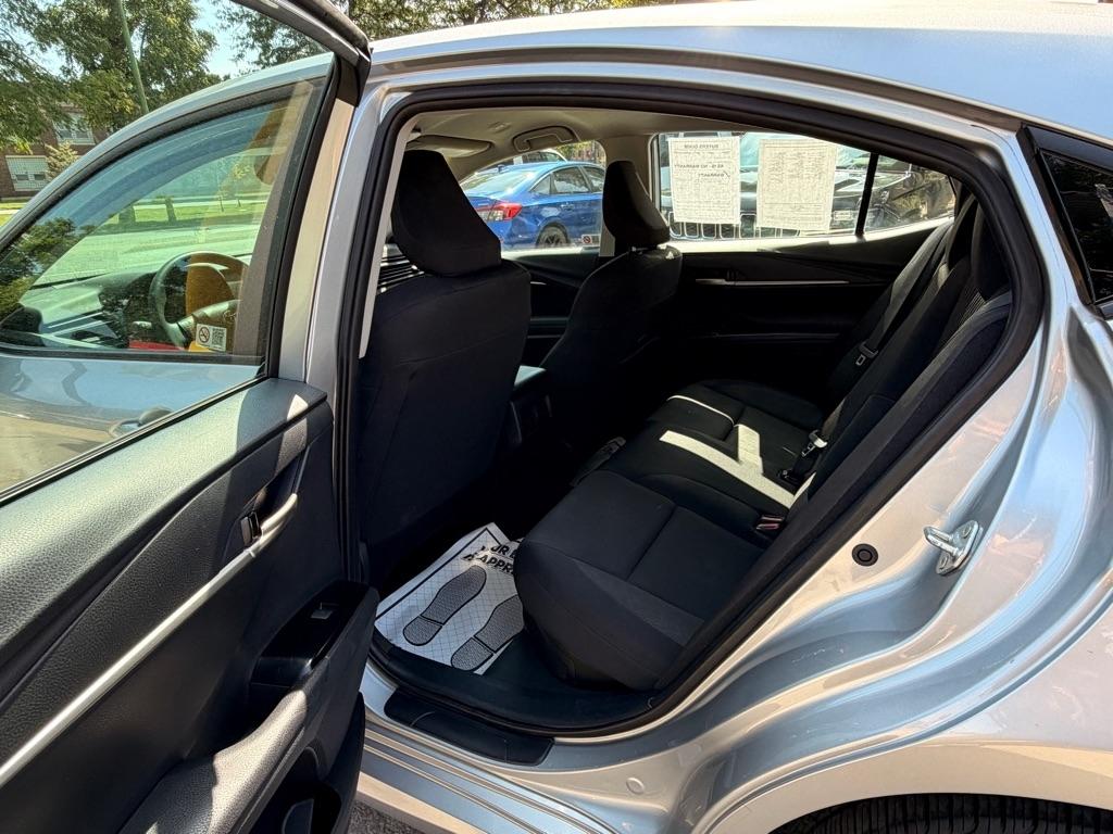 Toyota Camry Hybrid XLE 2025
