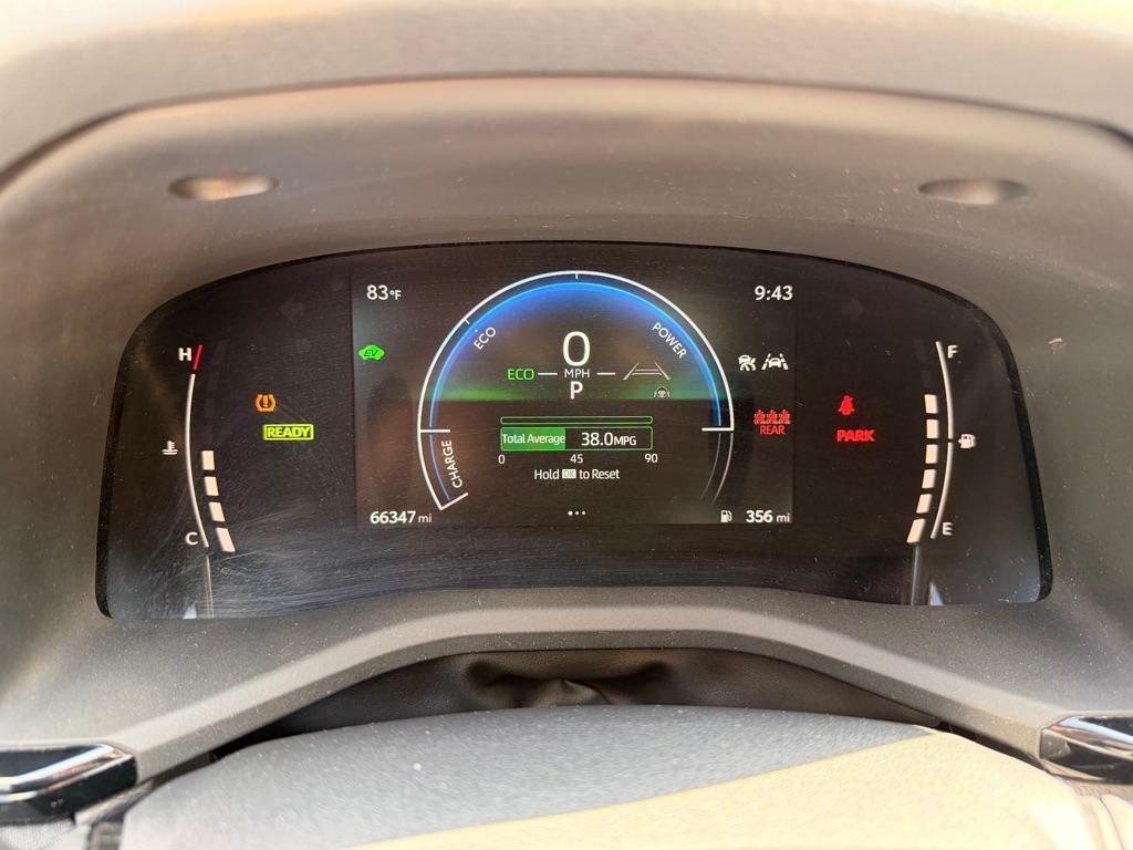 Toyota Camry Hybrid XLE 2025
