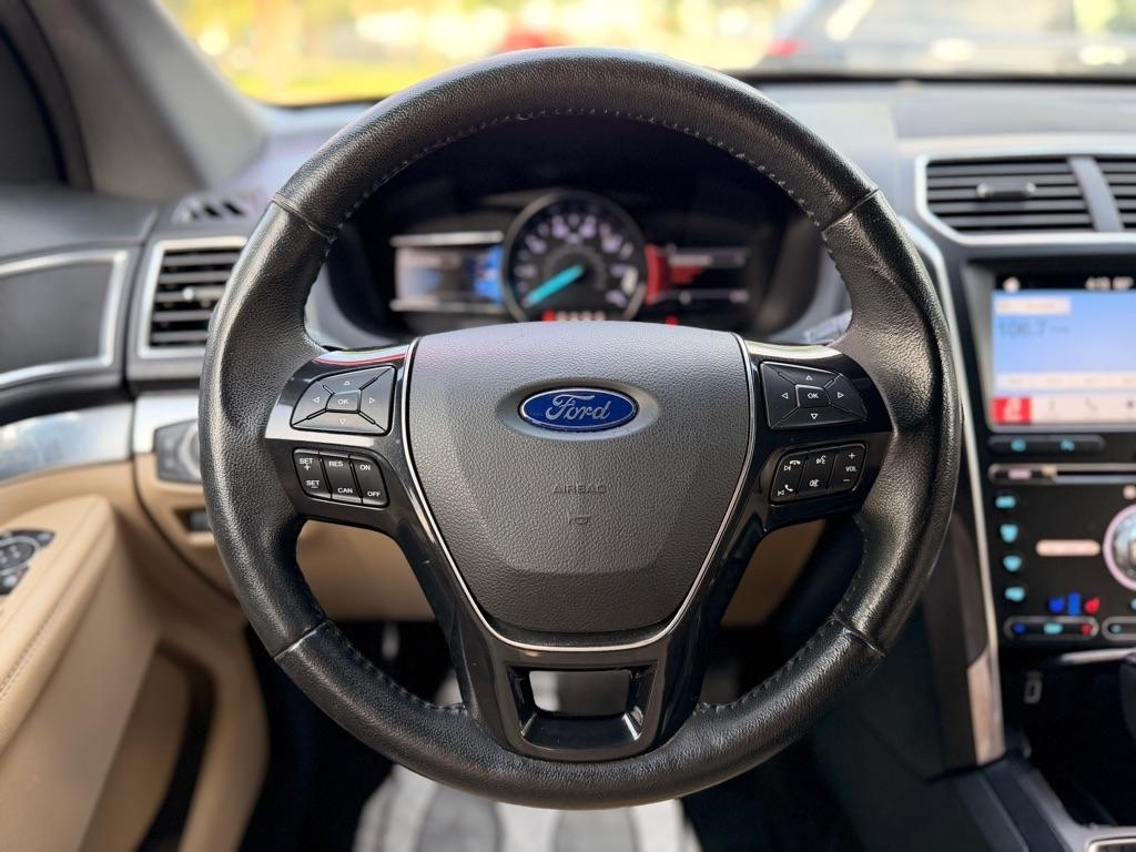 Ford Explorer Limited FWD 2017