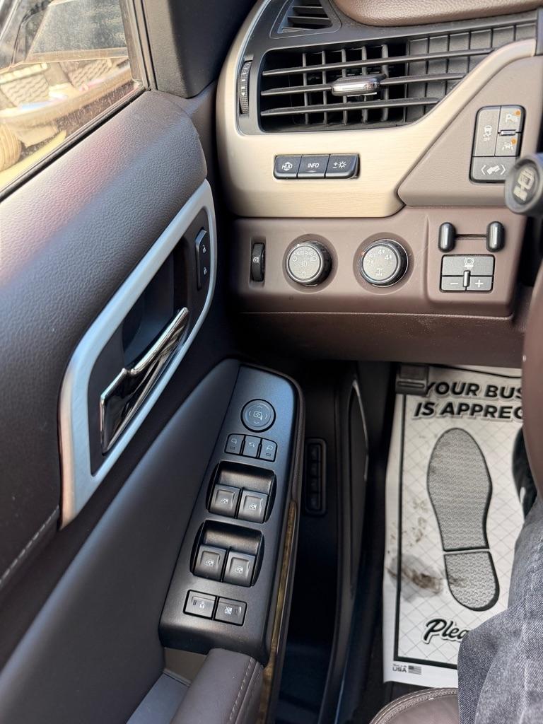 GMC Yukon Denali 4WD 2016