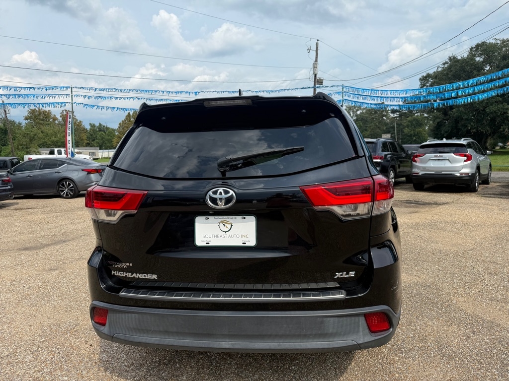 Toyota Highlander XLE FWD V6 2019