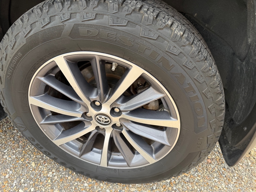 Toyota Highlander XLE FWD V6 2019