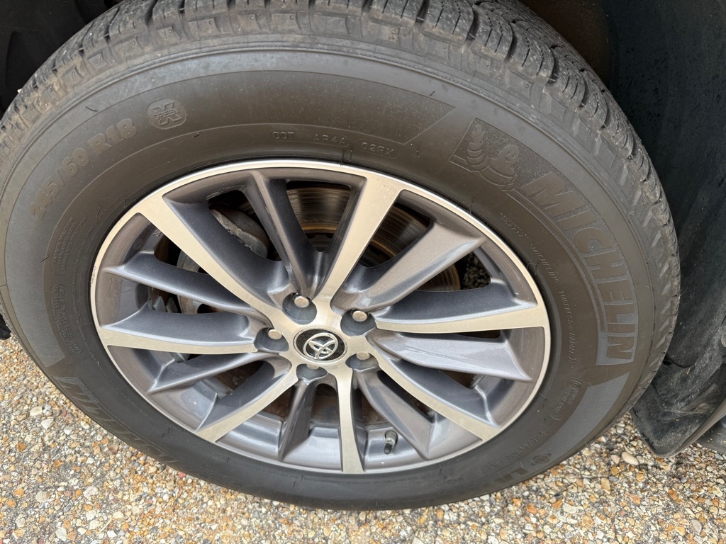 Toyota Highlander XLE FWD V6 2019