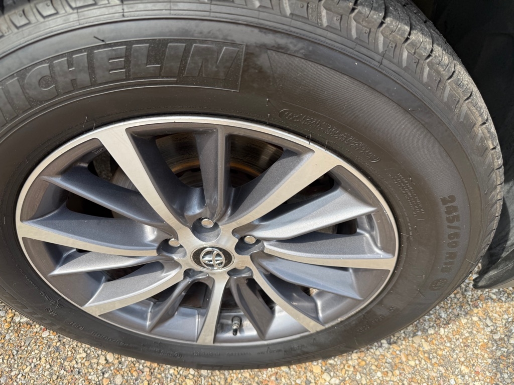 Toyota Highlander XLE FWD V6 2019