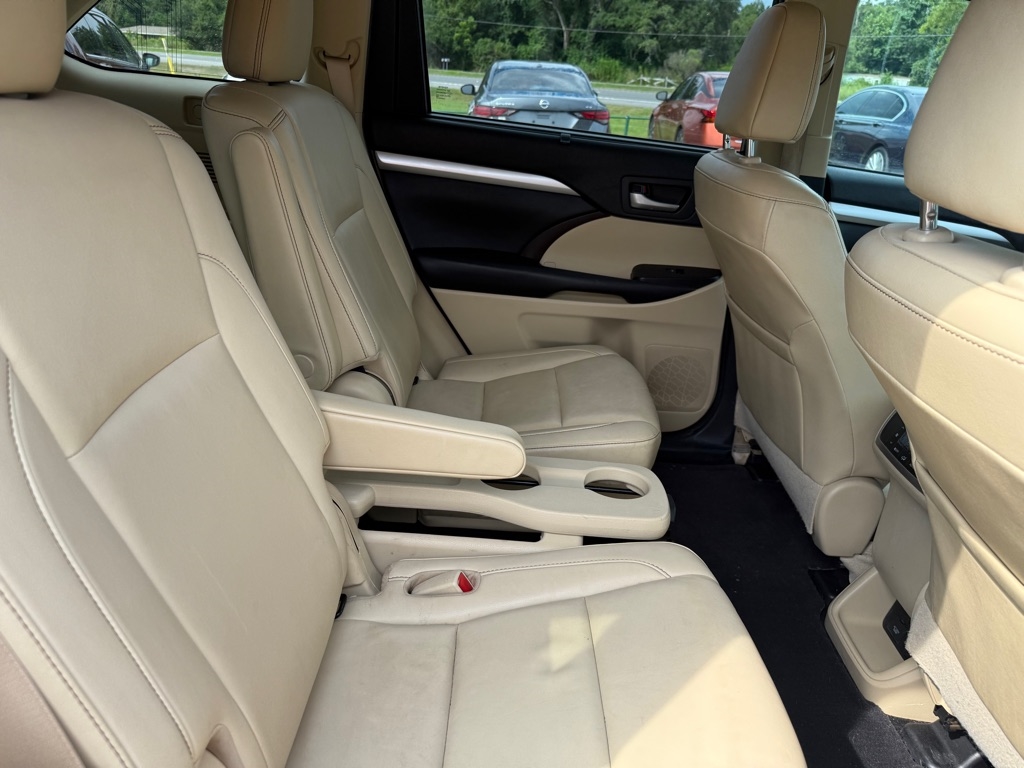 Toyota Highlander XLE FWD V6 2019