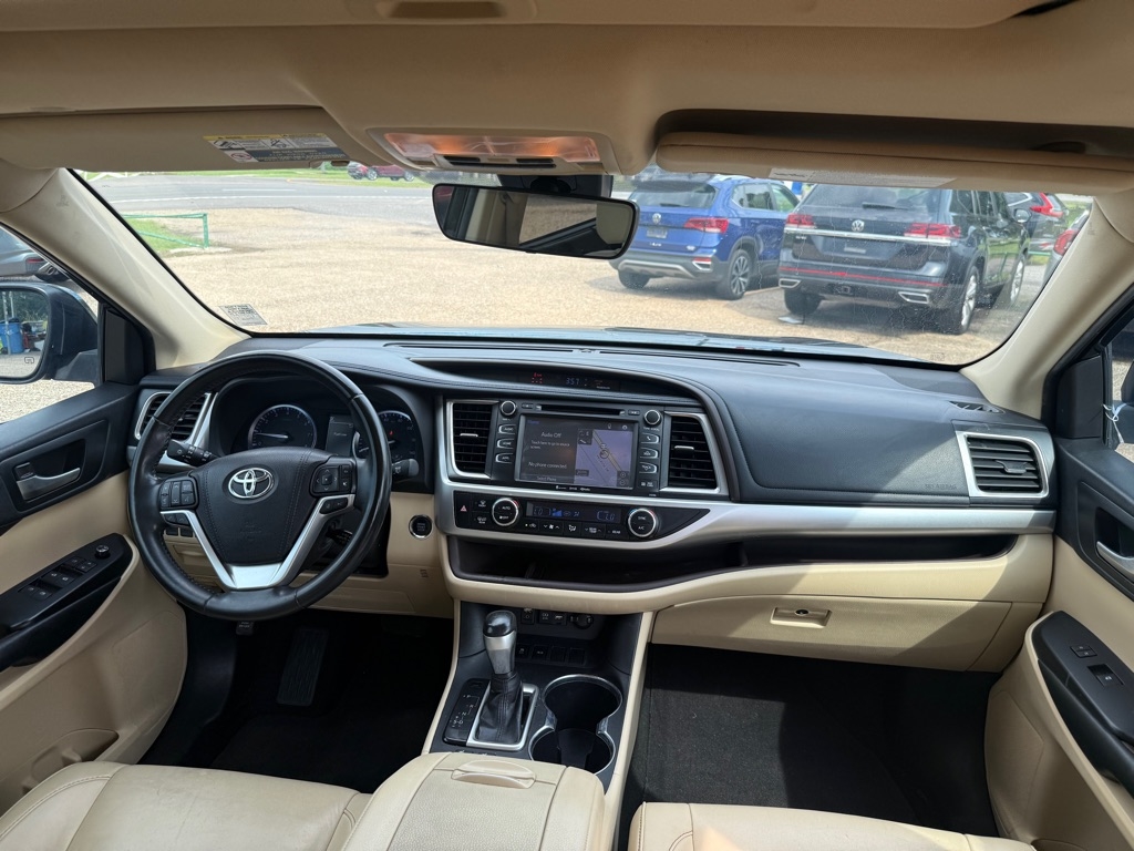 Toyota Highlander XLE FWD V6 2019